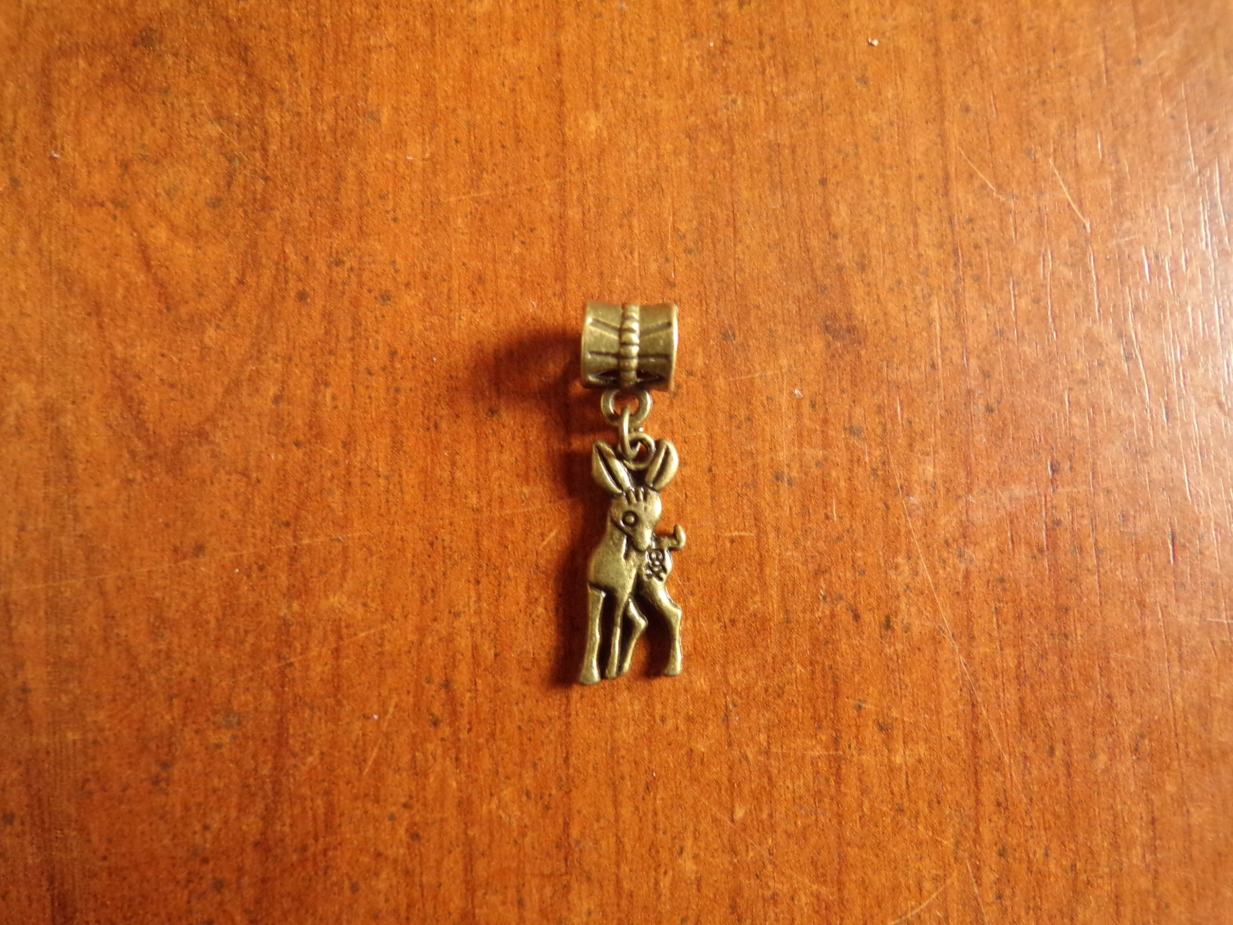 pendentif couleur bronze faon 19 x 10 mm